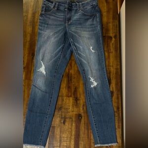 1822 Denim size 4 distressed jeans